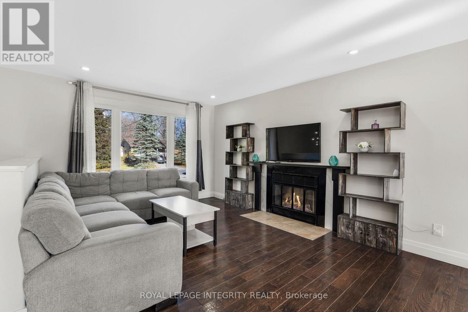 220 Agathe Street, Clarence-Rockland, Ontario  K4K 1K7 - Photo 4 - X12492840