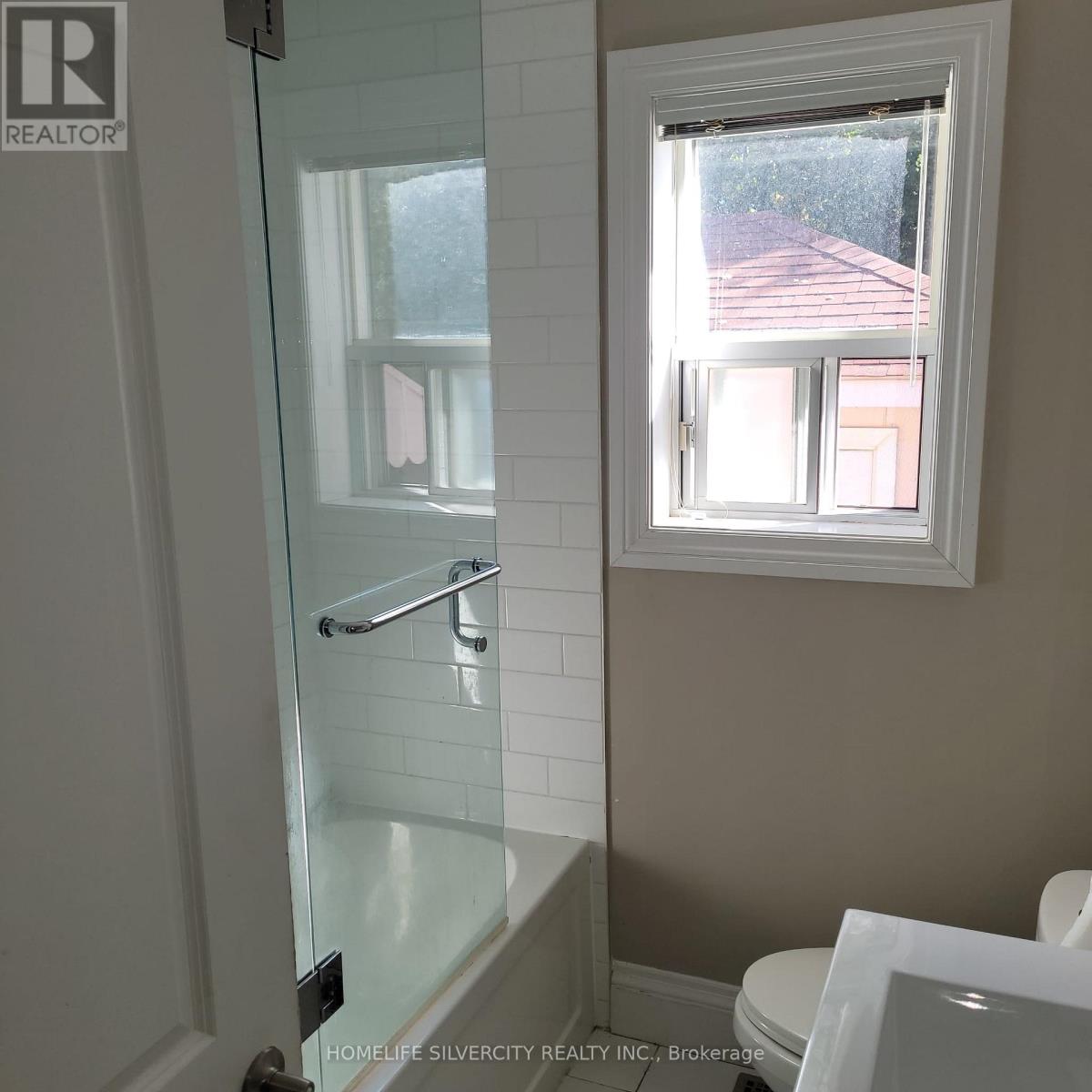 181 Flora Drive, Toronto, Ontario  M1P 1B1 - Photo 10 - E12492436