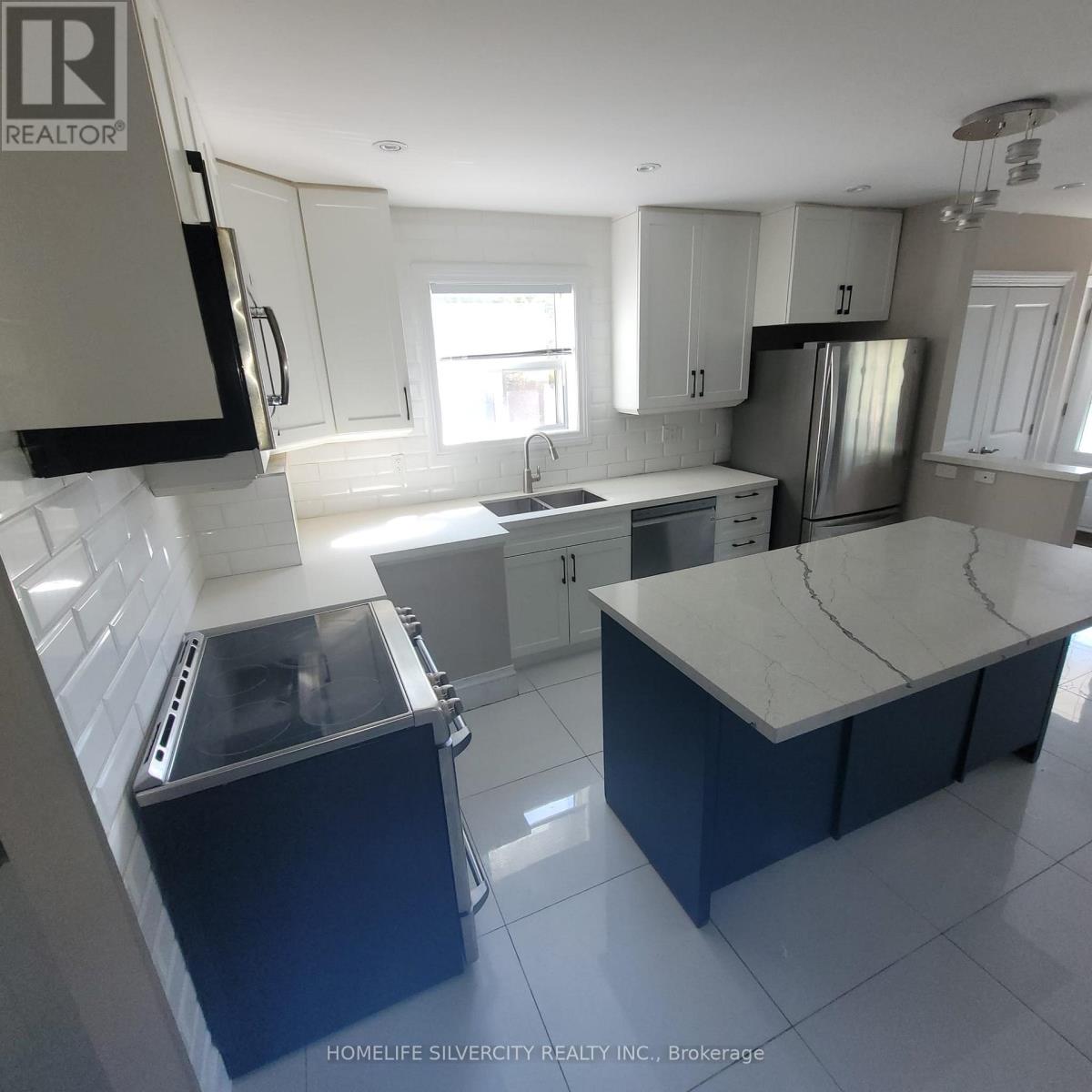 181 Flora Drive, Toronto, Ontario  M1P 1B1 - Photo 3 - E12492436