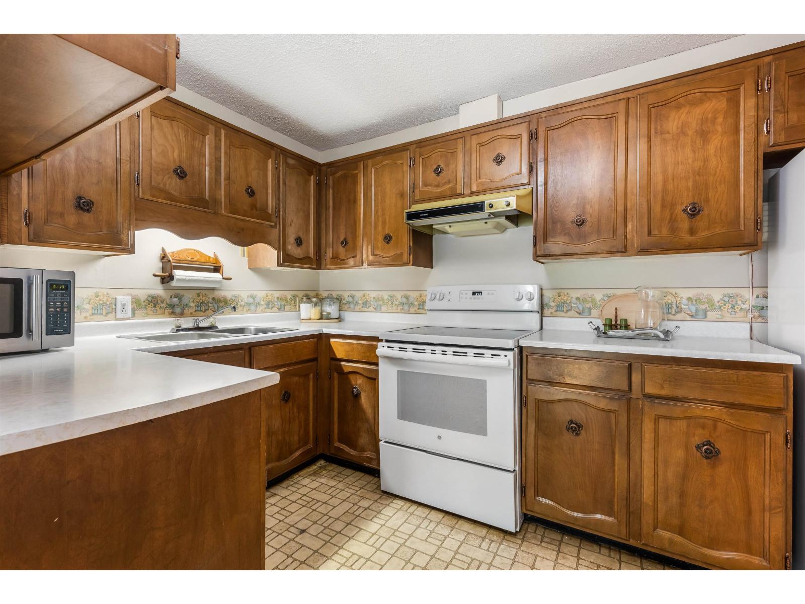 9170 Holly Street, Chilliwack Proper East, Chilliwack, British Columbia  V2P 6A7 - Photo 3 - R3063341