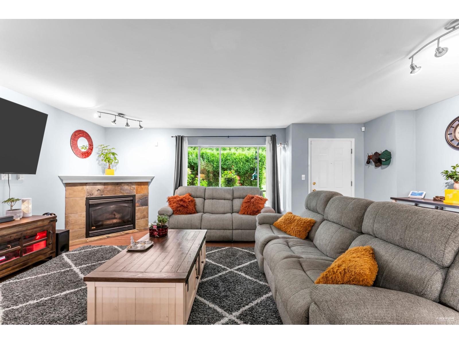 2 13630 84 Avenue, Surrey, British Columbia  V3W 0T6 - Photo 3 - R3063368