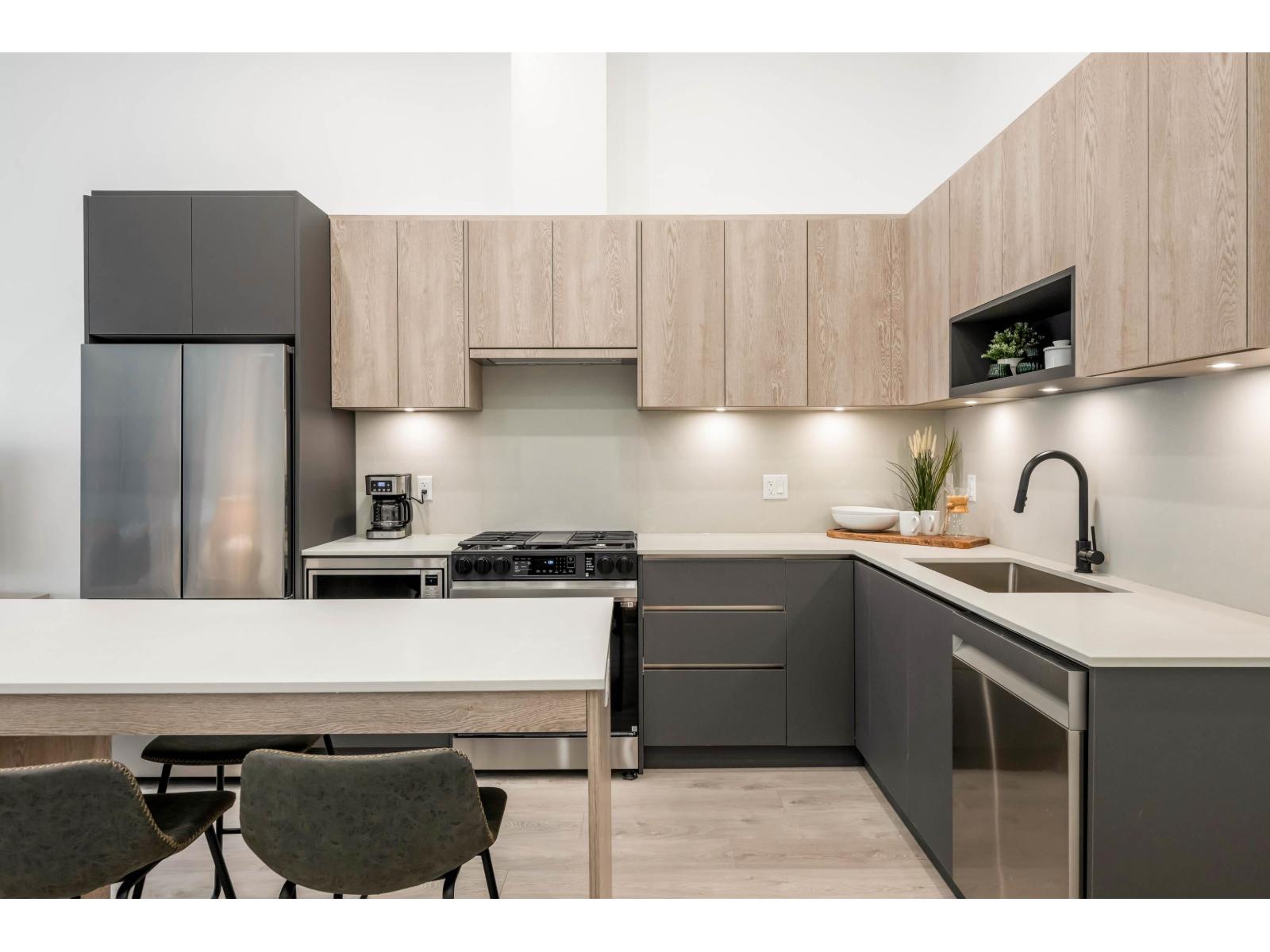 208 19577 65b Avenue, Surrey, British Columbia  V4N 6Y3 - Photo 5 - R3063333