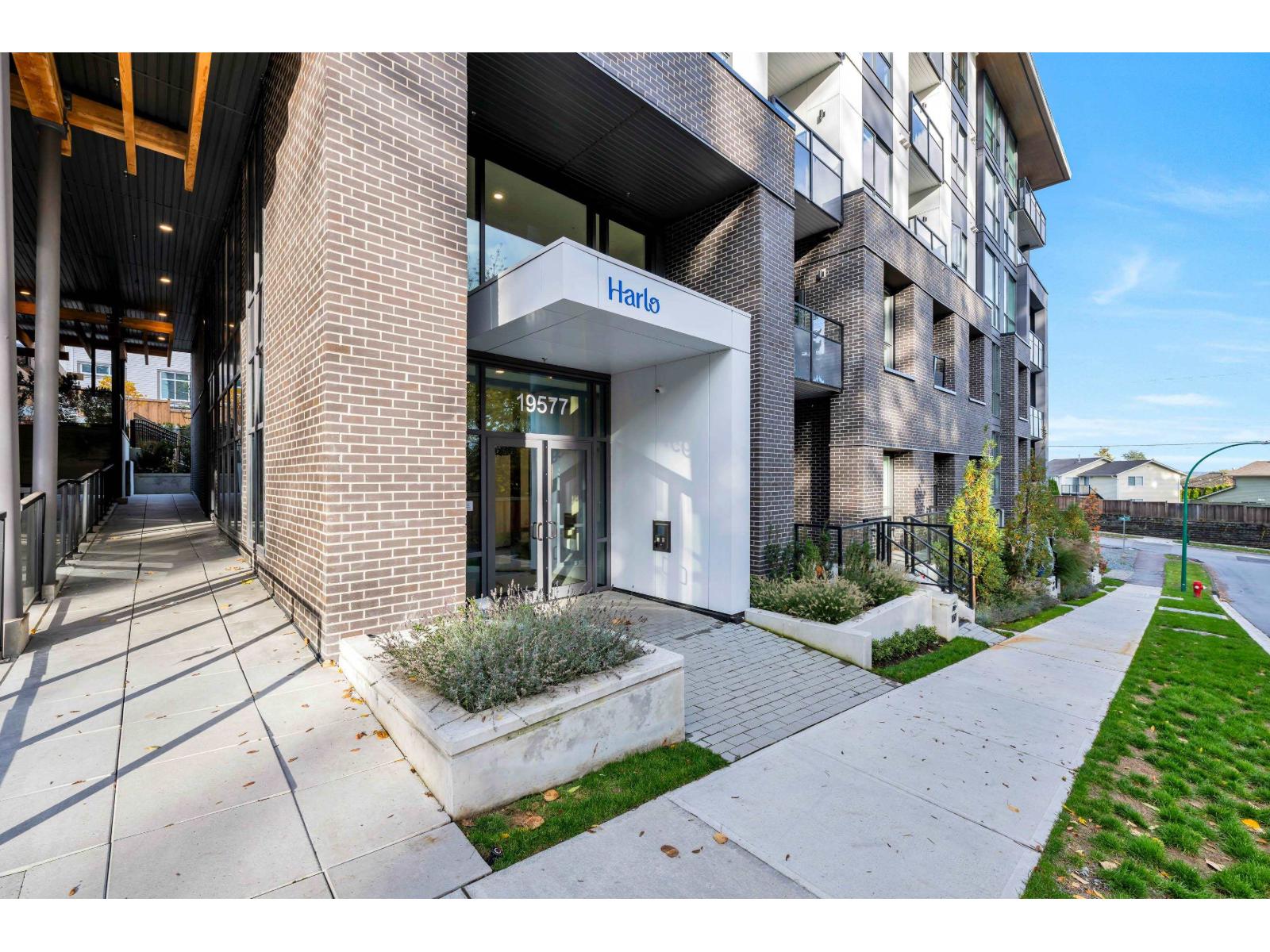 208 19577 65B AVENUE, Surrey, British Columbia