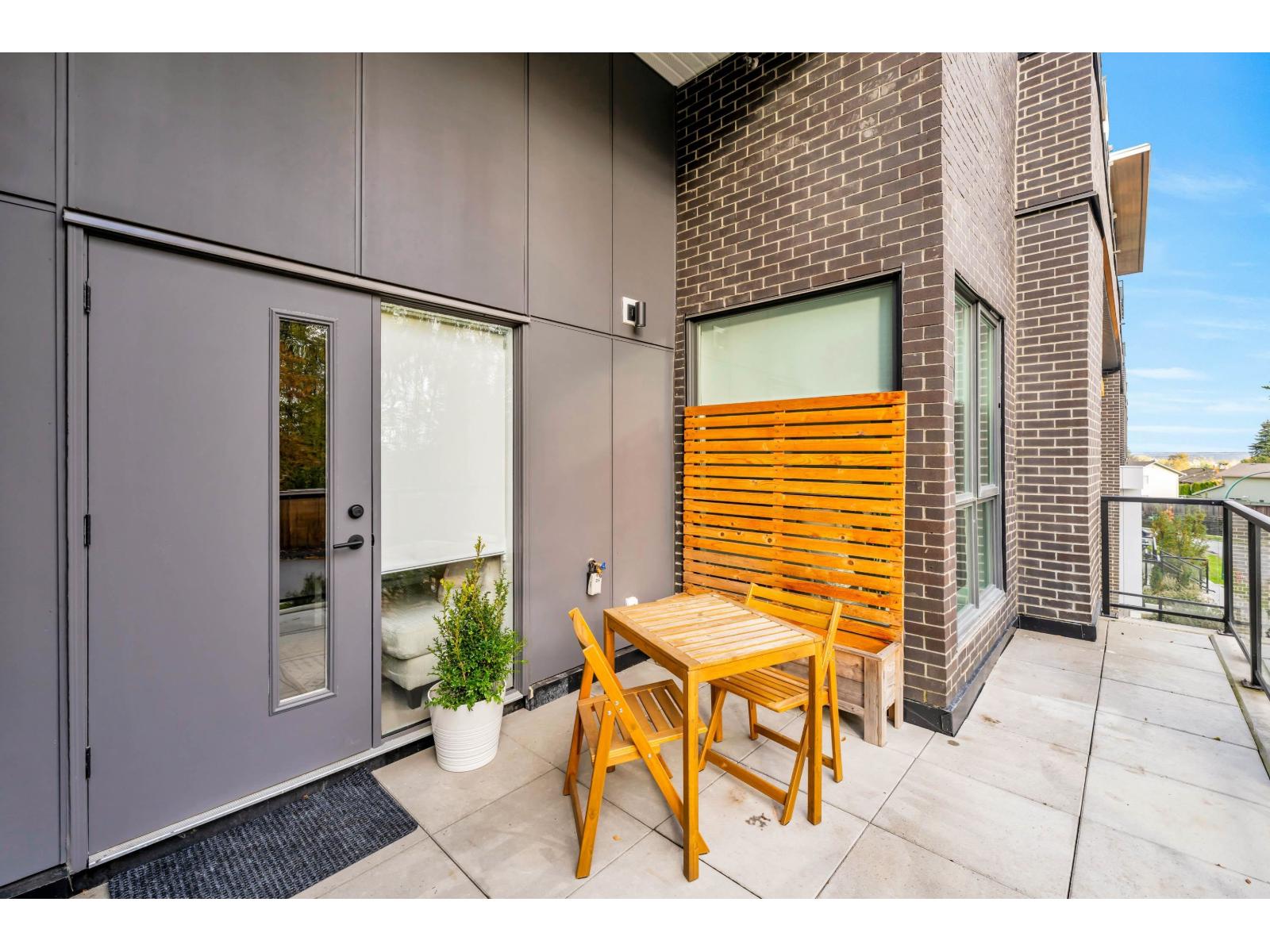 208 19577 65b Avenue, Surrey, British Columbia  V4N 6Y3 - Photo 2 - R3063333