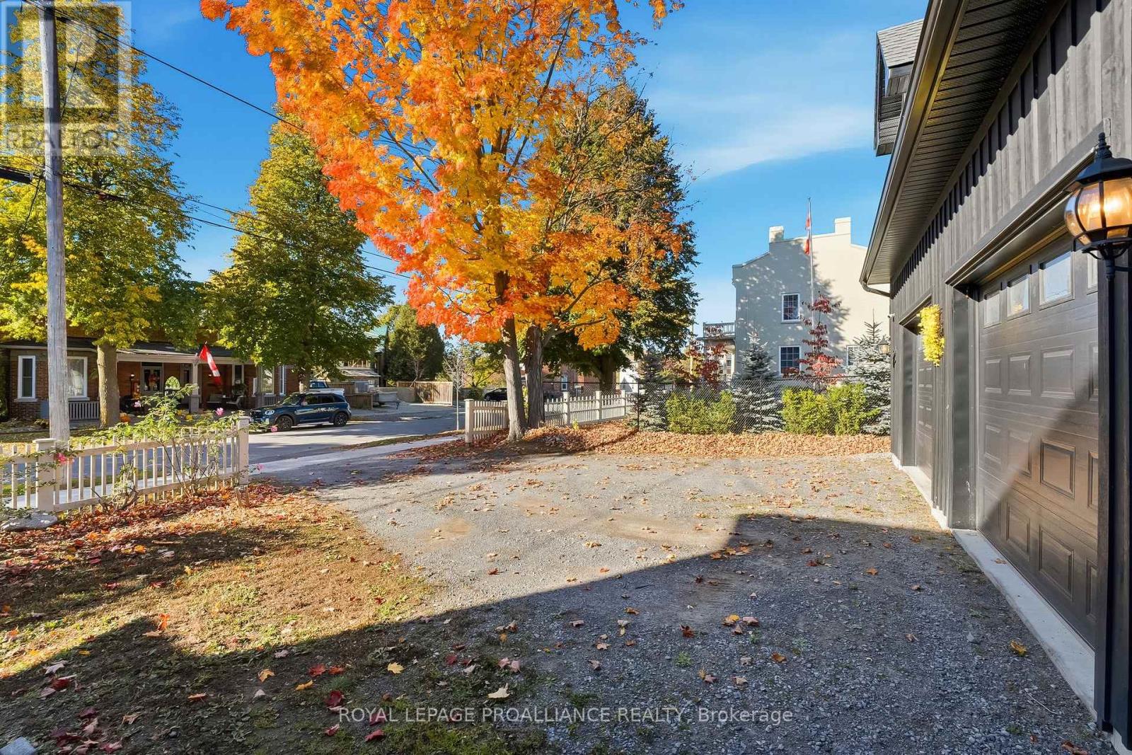 13 King Street, Port Hope, Ontario L1A 2R3 - Photo 4 - X12492738