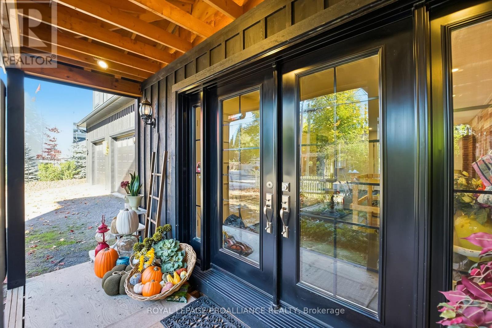 13 King Street, Port Hope, Ontario L1A 2R3 - Photo 6 - X12492738