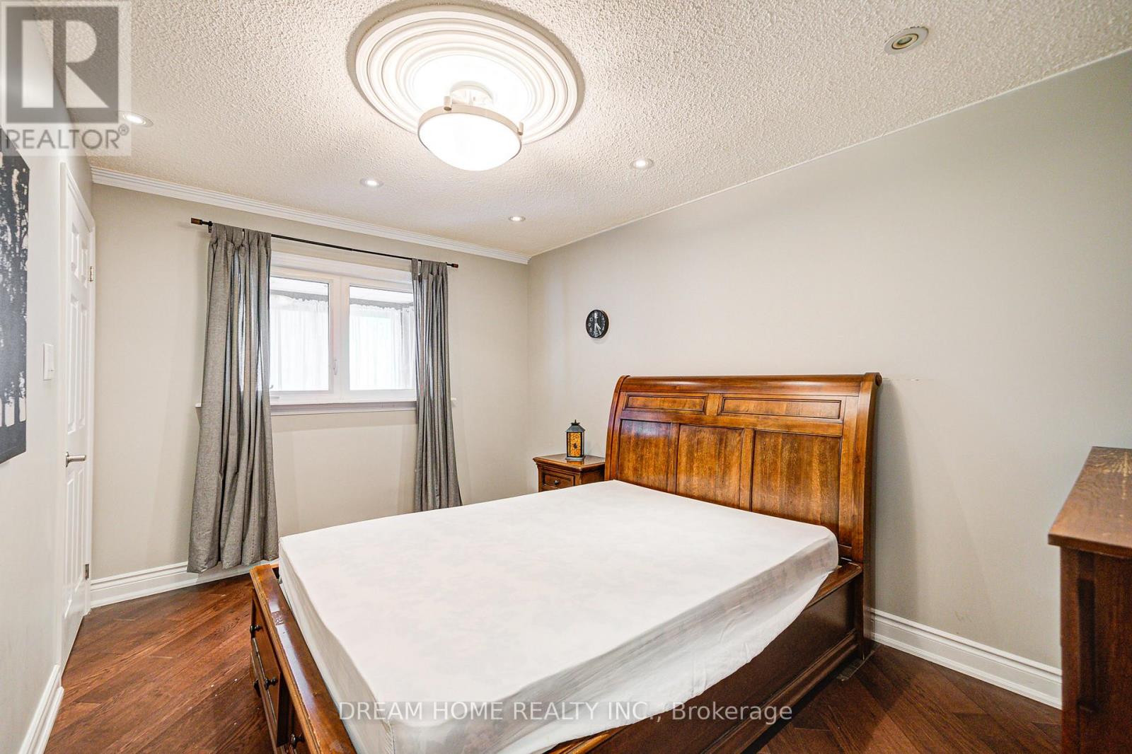 Lower - 98 Weldrick Road W, Richmond Hill, Ontario  L4C 3T8 - Photo 11 - N12492478