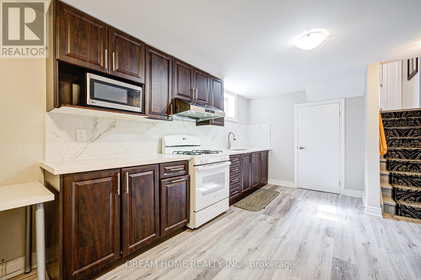 Lower - 98 Weldrick Road W, Richmond Hill, Ontario  L4C 3T8 - Photo 17 - N12492478