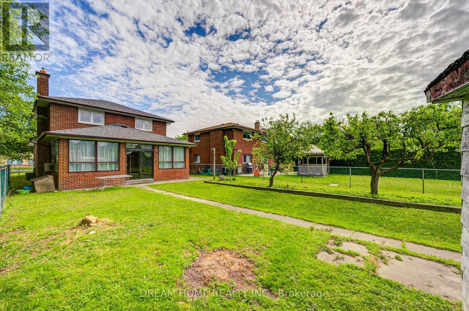 Lower - 98 Weldrick Road W, Richmond Hill, Ontario  L4C 3T8 - Photo 21 - N12492478