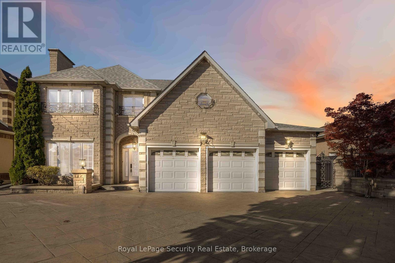 138 Elgin Mills Road W, Richmond Hill, Ontario  L4C 4M2 - Photo 1 - N12492522