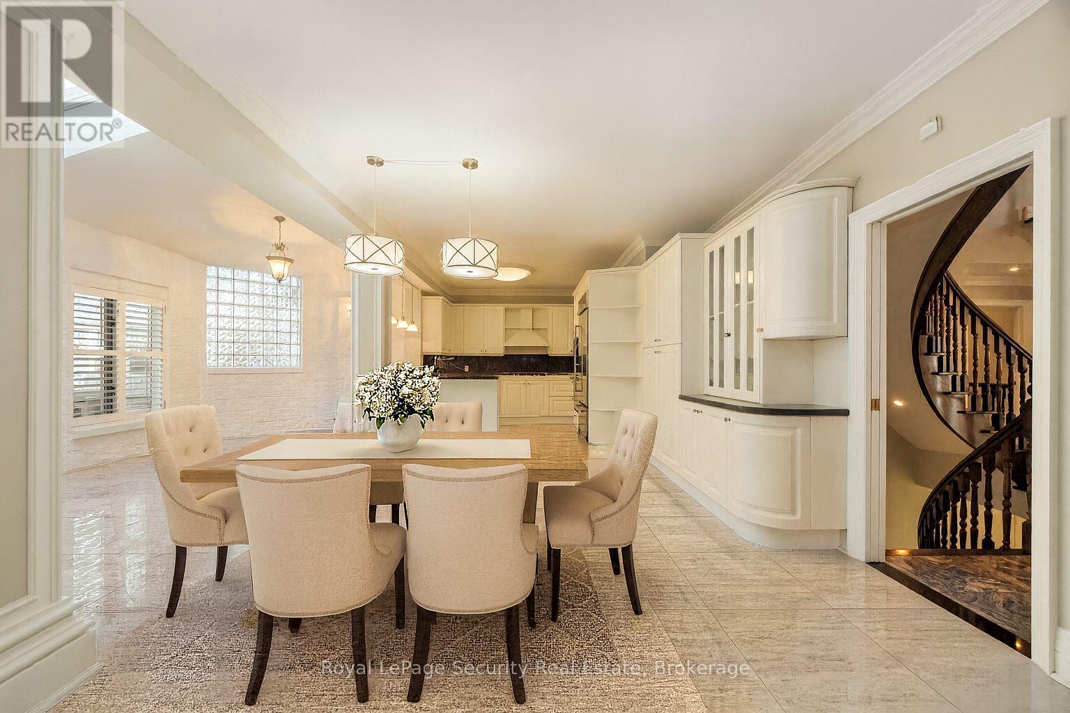 138 Elgin Mills Road W, Richmond Hill, Ontario  L4C 4M2 - Photo 12 - N12492522