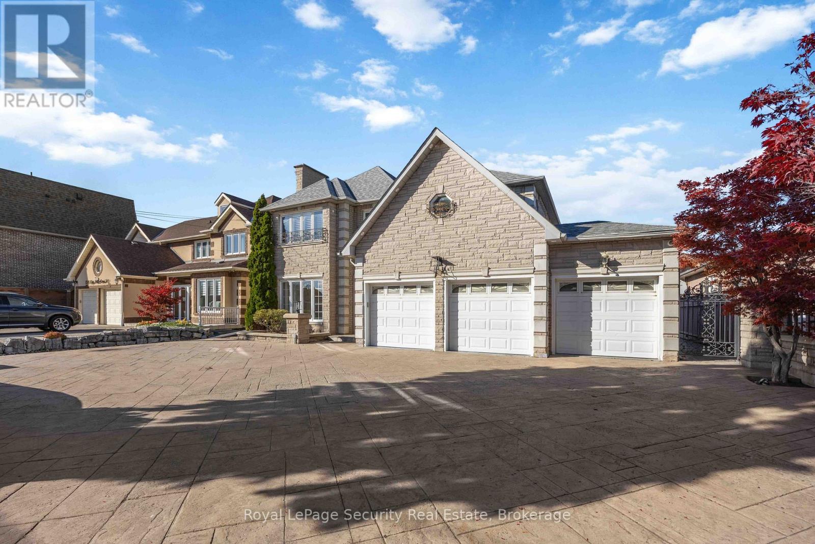 138 Elgin Mills Road W, Richmond Hill, Ontario  L4C 4M2 - Photo 2 - N12492522