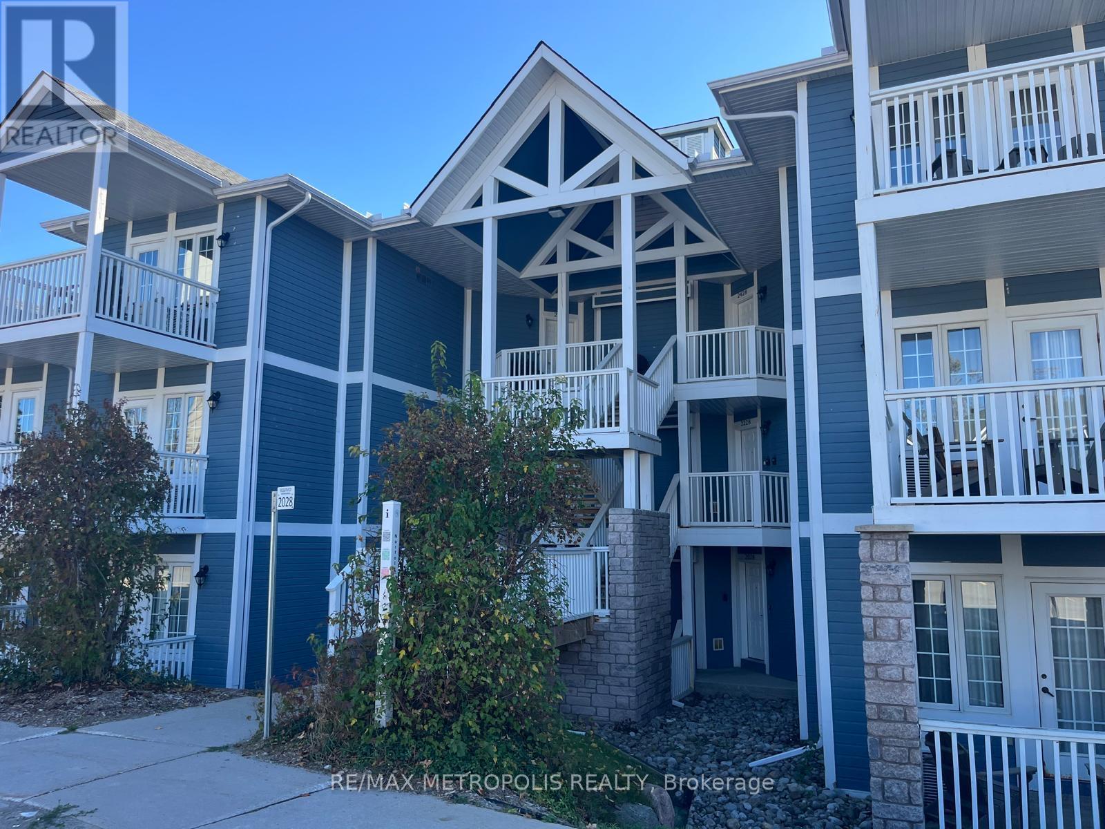 2030-31 - 90 Highland Drive, Oro-Medonte, Ontario  L0L 2L0 - Photo 2 - S12492528