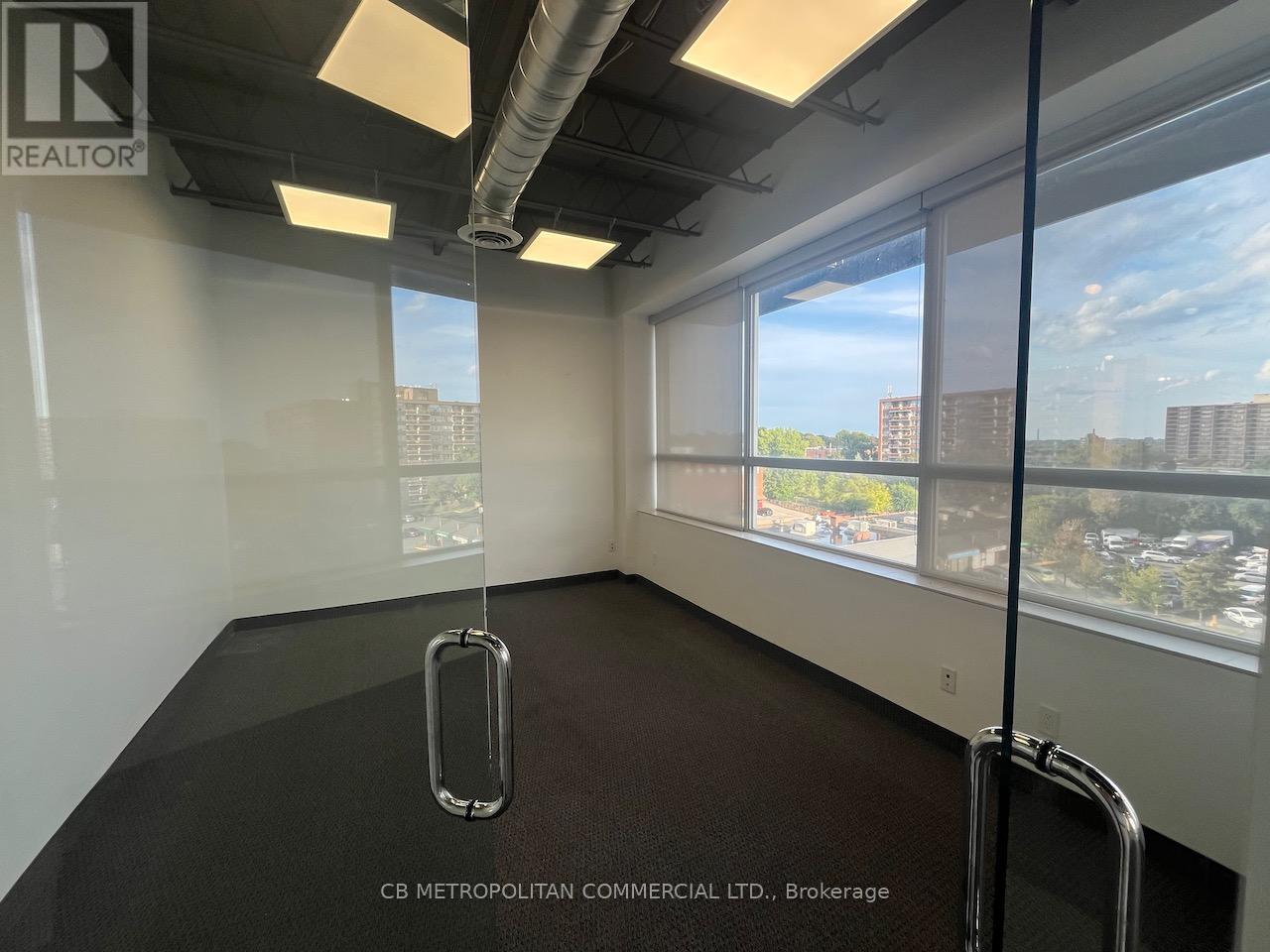 1880 O'connor Drive, Toronto, Ontario M4A 1W9 - Photo 10 - C12471330