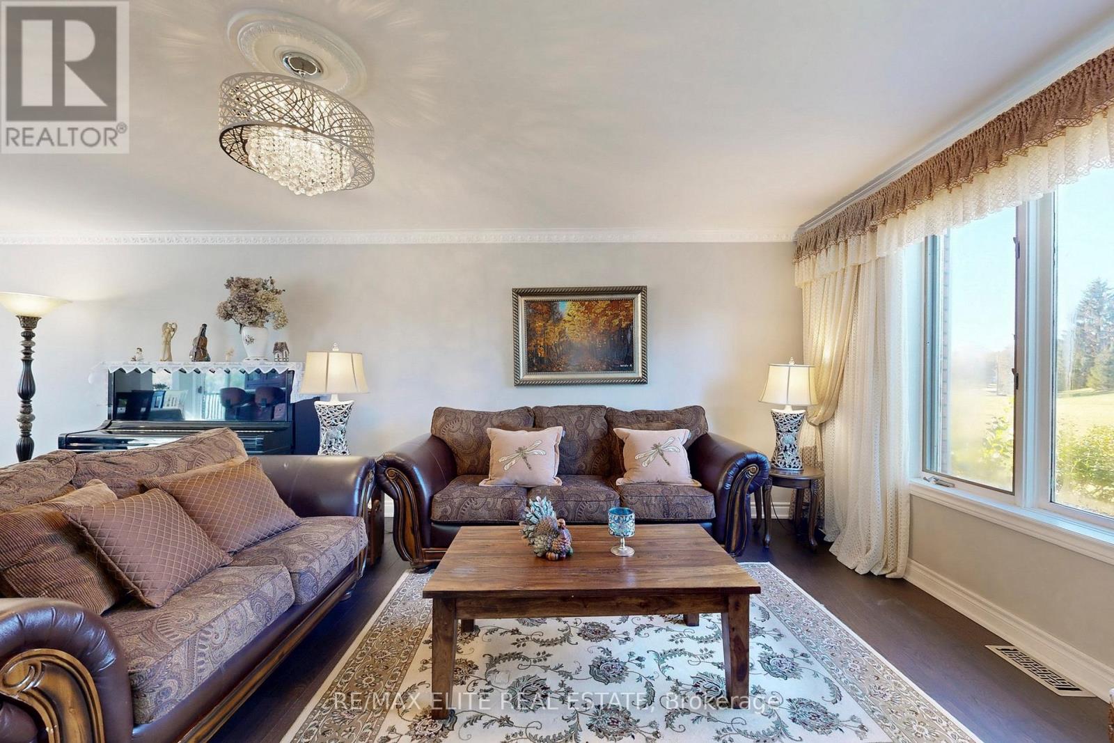 9 Island Lake Drive, Whitchurch-Stouffville, Ontario  L4A 3G7 - Photo 14 - N12489158