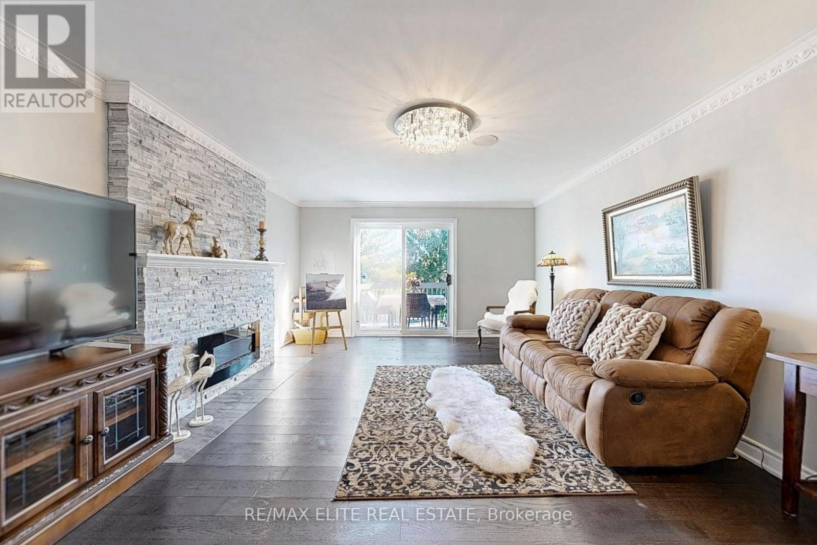 9 Island Lake Drive, Whitchurch-Stouffville, Ontario  L4A 3G7 - Photo 18 - N12489158