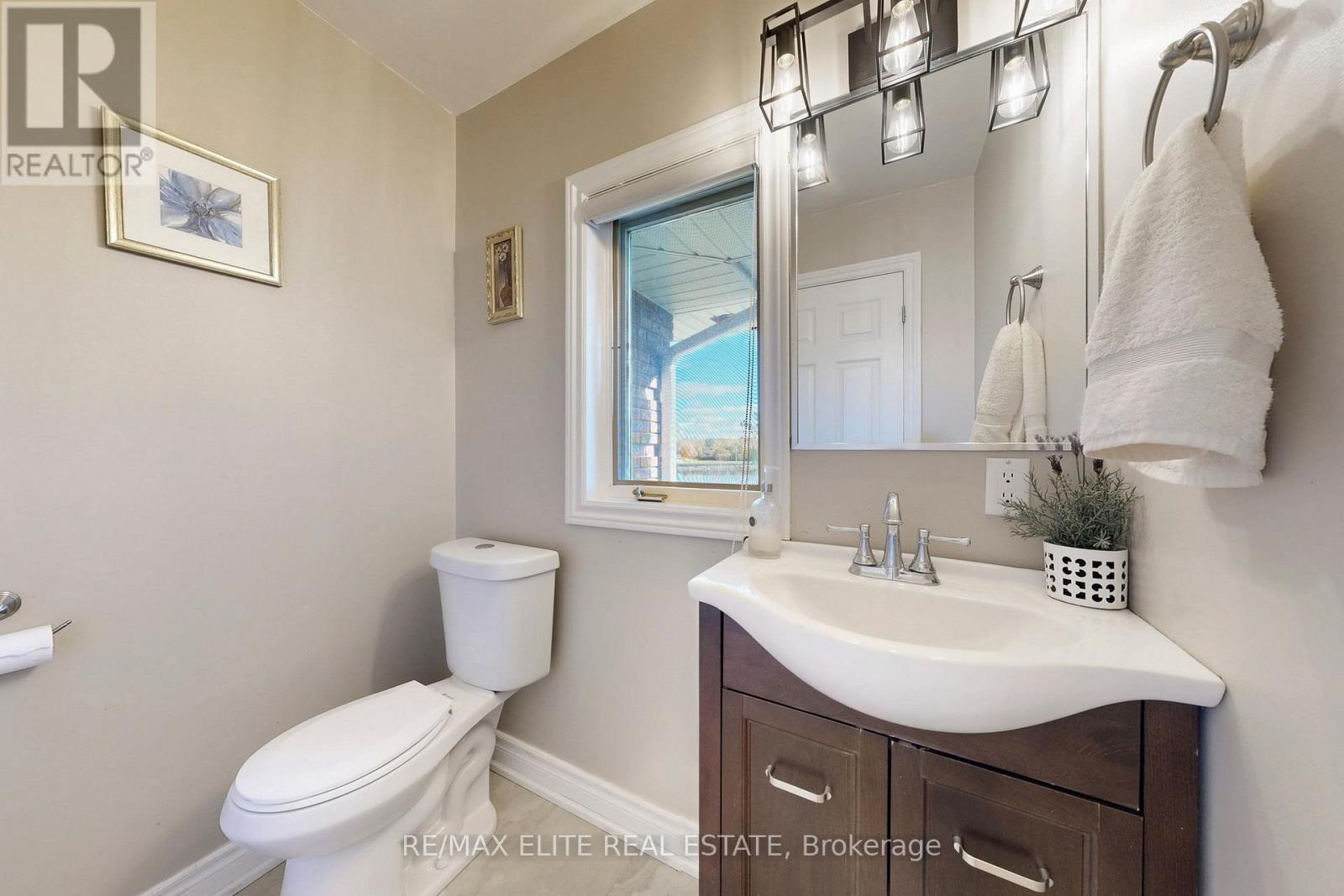 9 Island Lake Drive, Whitchurch-Stouffville, Ontario  L4A 3G7 - Photo 21 - N12489158