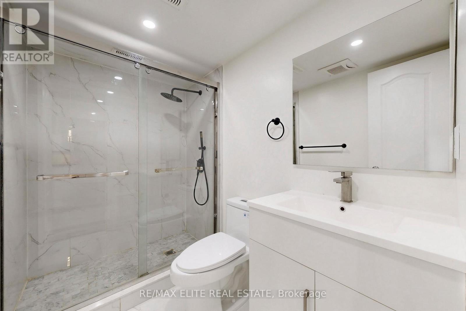 9 Island Lake Drive, Whitchurch-Stouffville, Ontario  L4A 3G7 - Photo 42 - N12489158