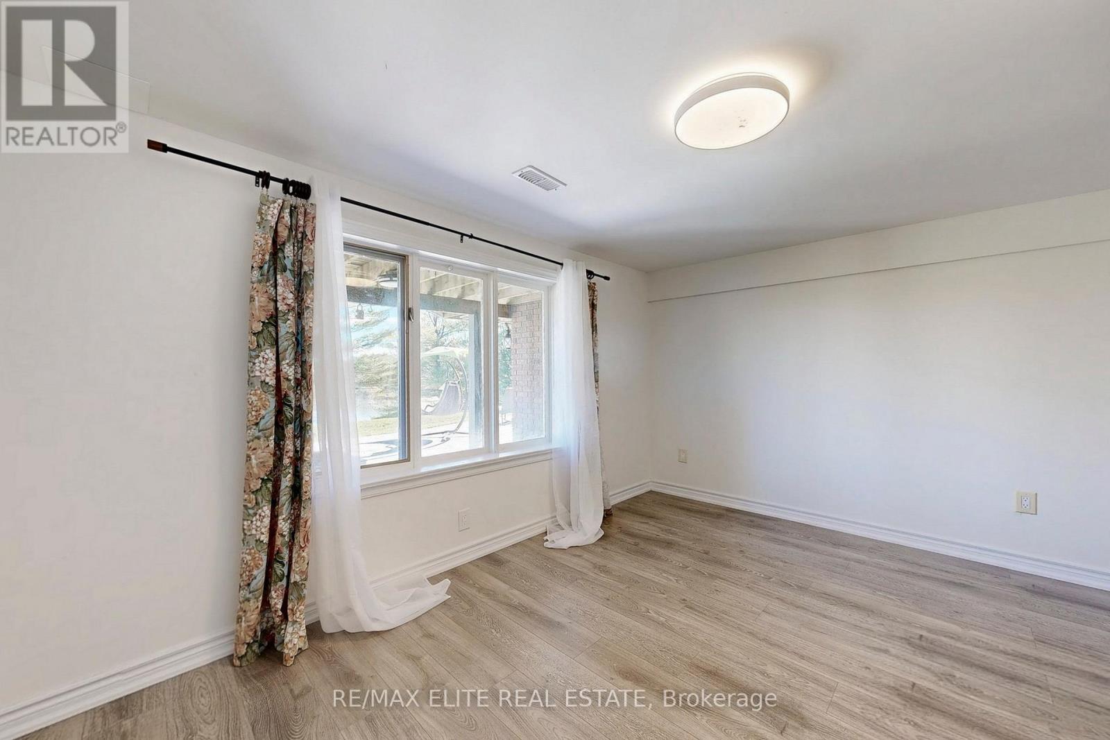 9 Island Lake Drive, Whitchurch-Stouffville, Ontario  L4A 3G7 - Photo 39 - N12489158