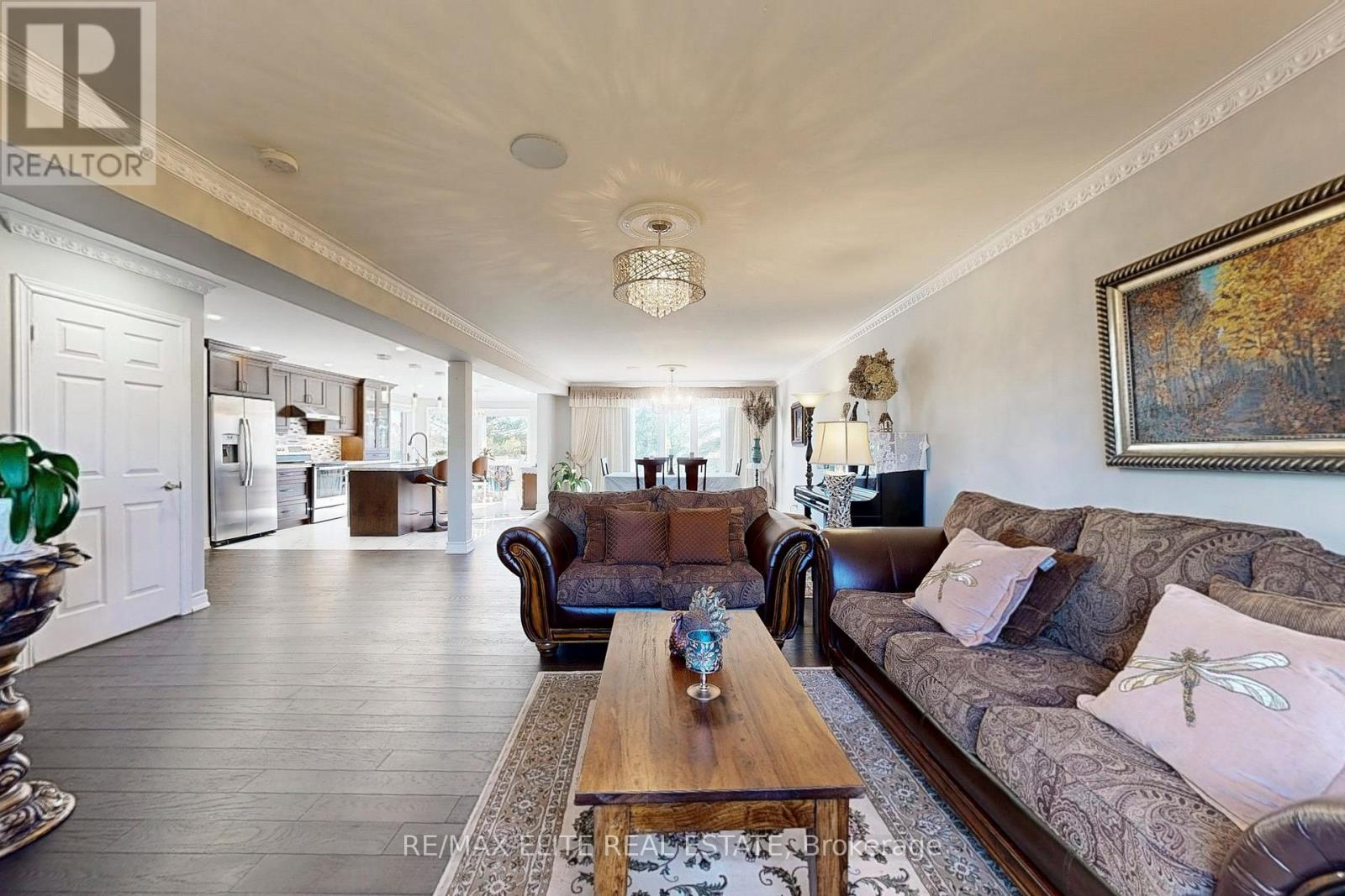 9 Island Lake Drive, Whitchurch-Stouffville, Ontario  L4A 3G7 - Photo 12 - N12489158