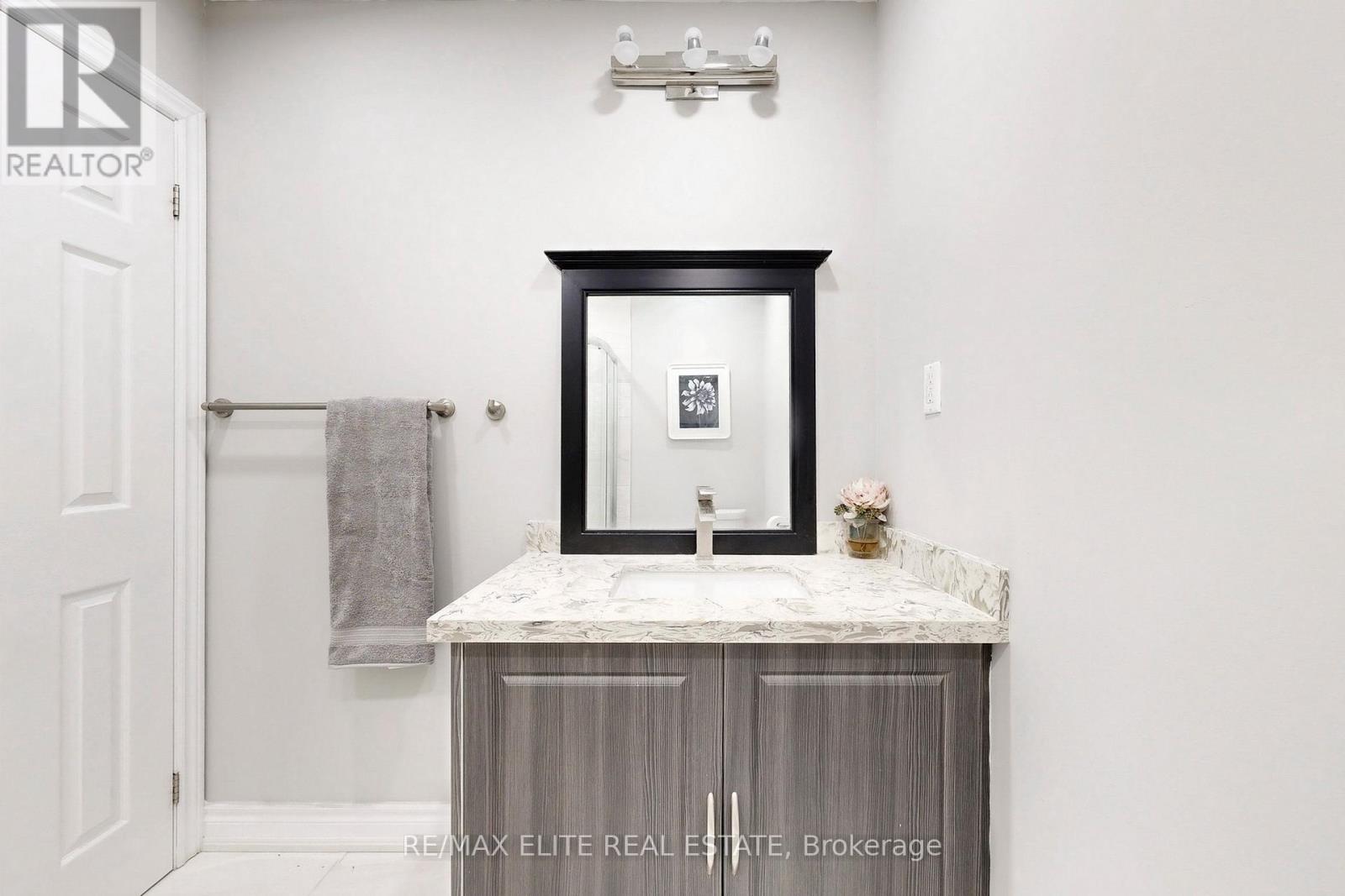 9 Island Lake Drive, Whitchurch-Stouffville, Ontario  L4A 3G7 - Photo 32 - N12489158