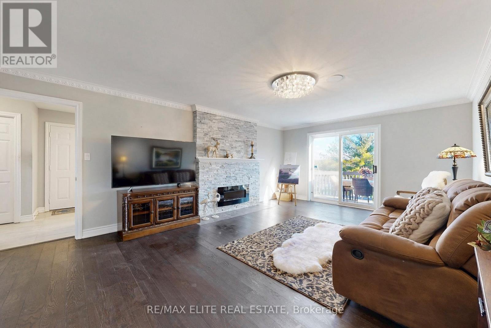 9 Island Lake Drive, Whitchurch-Stouffville, Ontario  L4A 3G7 - Photo 17 - N12489158