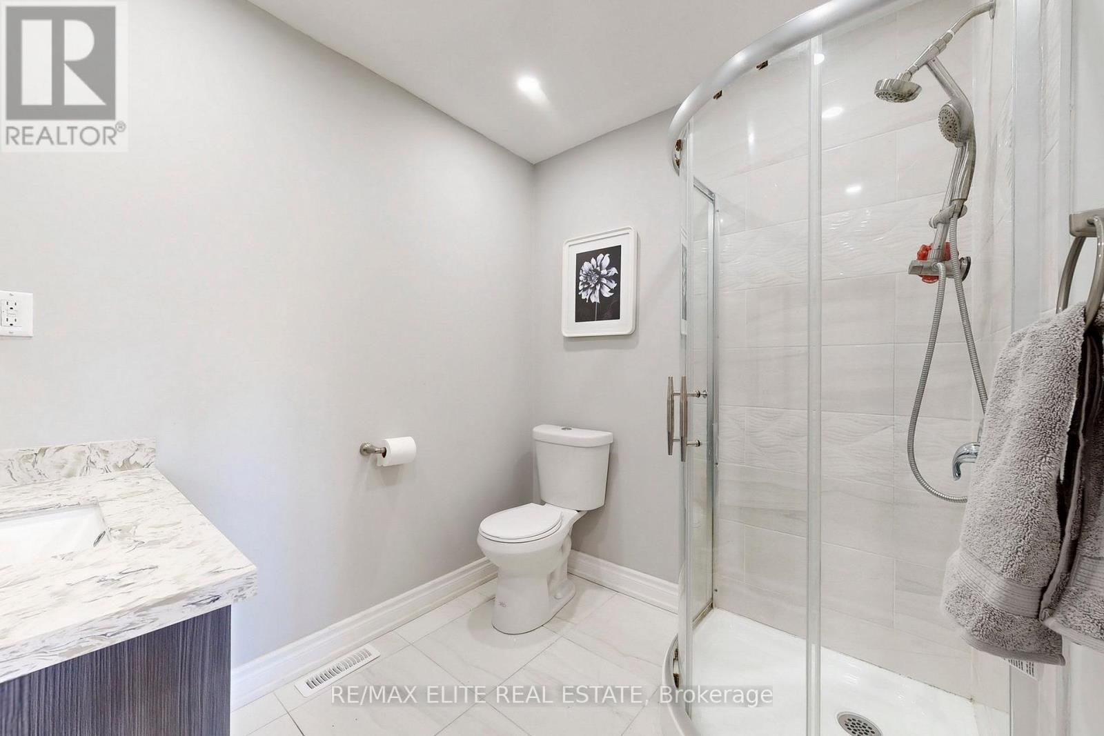 9 Island Lake Drive, Whitchurch-Stouffville, Ontario  L4A 3G7 - Photo 33 - N12489158