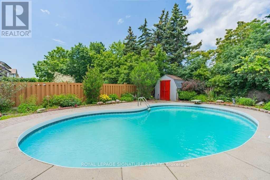 Main - 48 Lawndale Crescent, Brampton, Ontario  L6S 3L4 - Photo 11 - W12492418