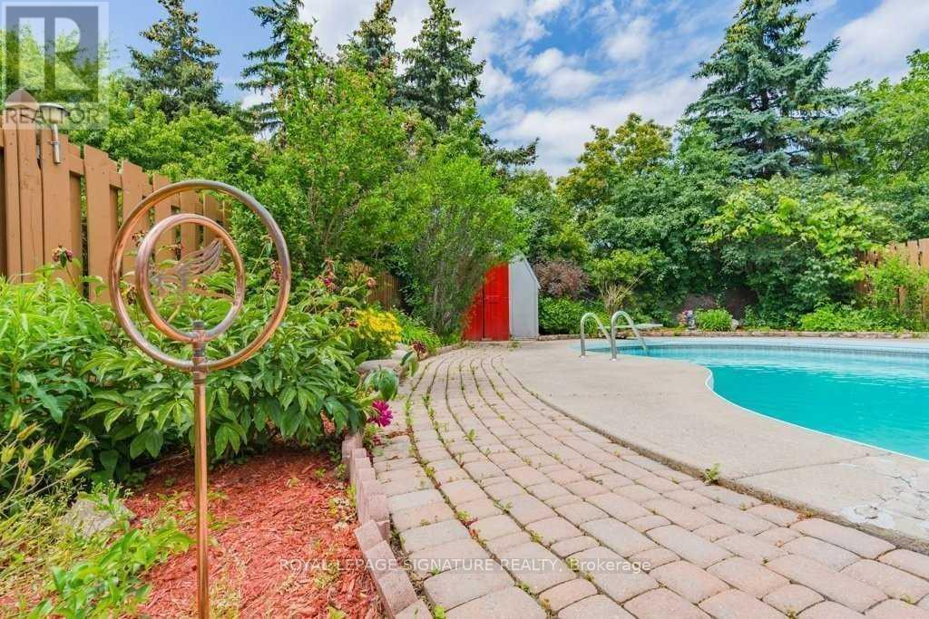 Main - 48 Lawndale Crescent, Brampton, Ontario  L6S 3L4 - Photo 12 - W12492418