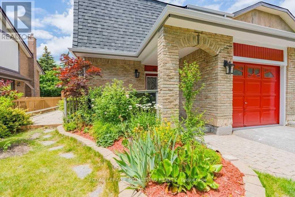 Main - 48 Lawndale Crescent, Brampton, Ontario  L6S 3L4 - Photo 2 - W12492418