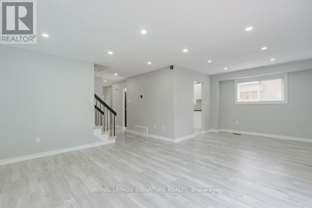 Main - 48 Lawndale Crescent, Brampton, Ontario  L6S 3L4 - Photo 5 - W12492418