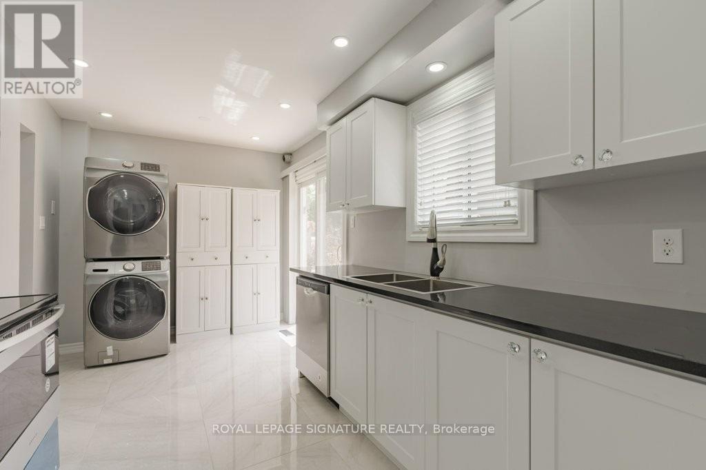 Main - 48 Lawndale Crescent, Brampton, Ontario  L6S 3L4 - Photo 6 - W12492418