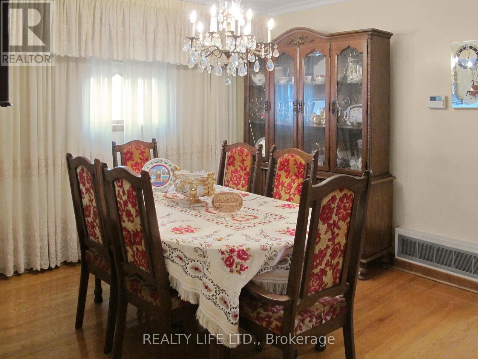 61 Cameron Avenue, Toronto, Ontario  M6M 1R1 - Photo 10 - W12492464