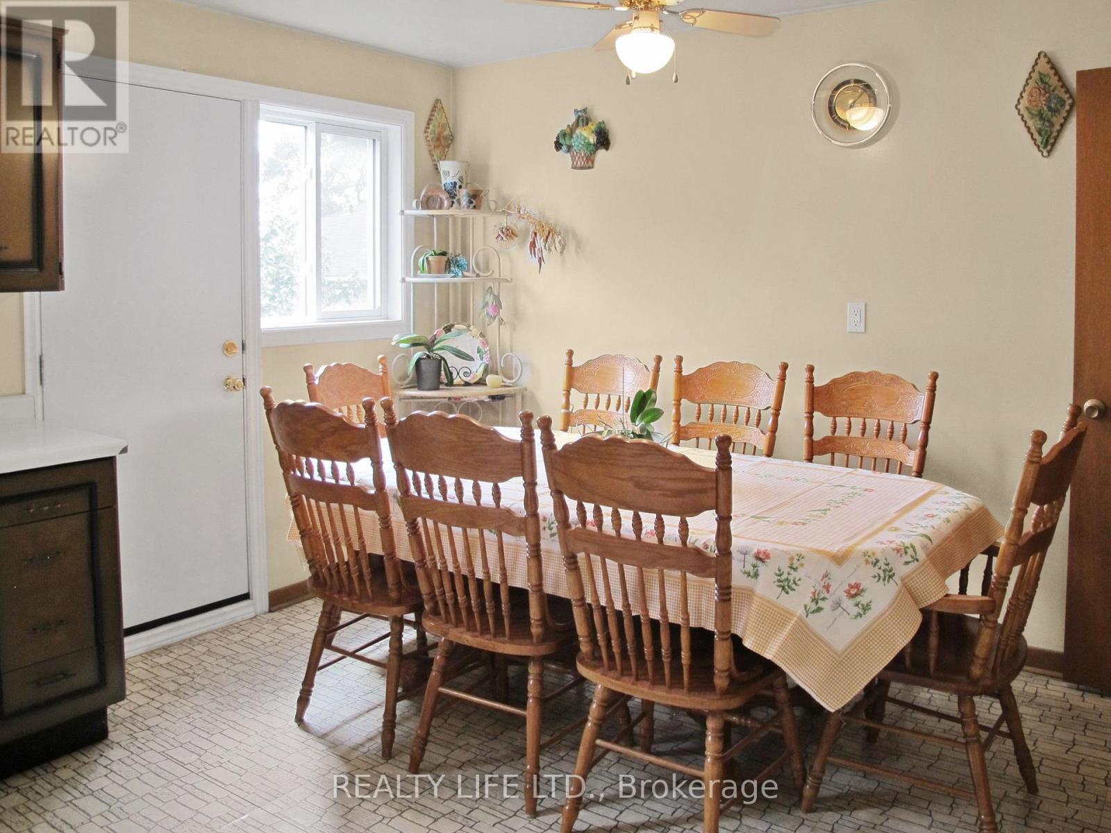 61 Cameron Avenue, Toronto, Ontario  M6M 1R1 - Photo 13 - W12492464