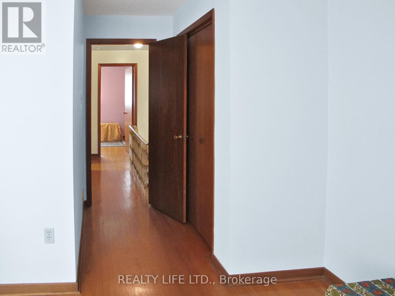 61 Cameron Avenue, Toronto, Ontario  M6M 1R1 - Photo 16 - W12492464