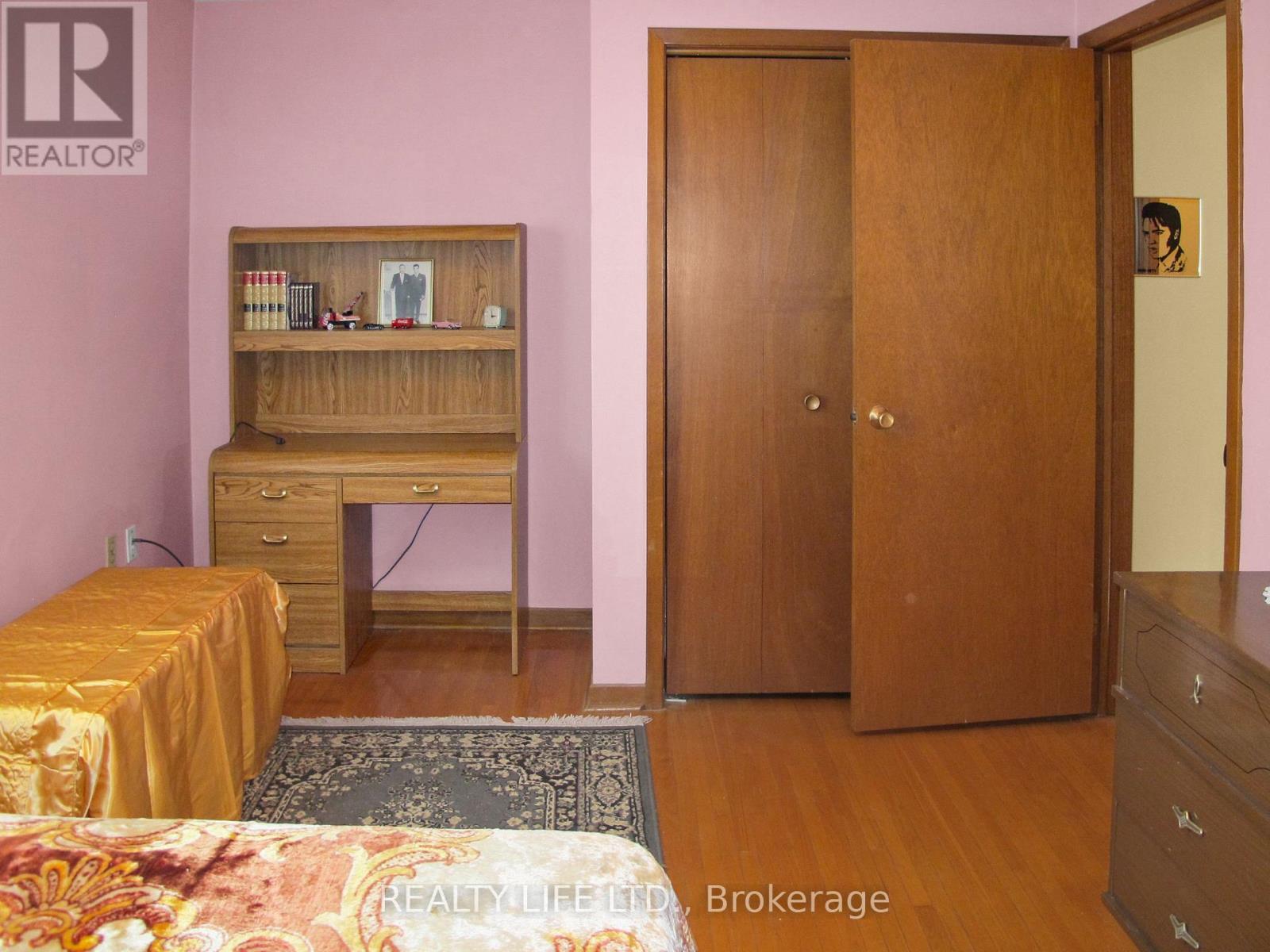 61 Cameron Avenue, Toronto, Ontario  M6M 1R1 - Photo 18 - W12492464