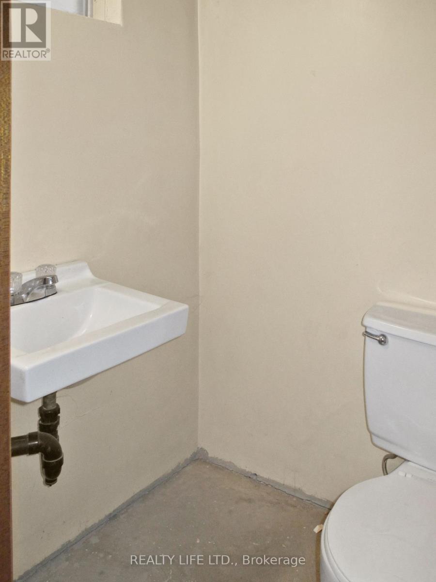 61 Cameron Avenue, Toronto, Ontario  M6M 1R1 - Photo 24 - W12492464