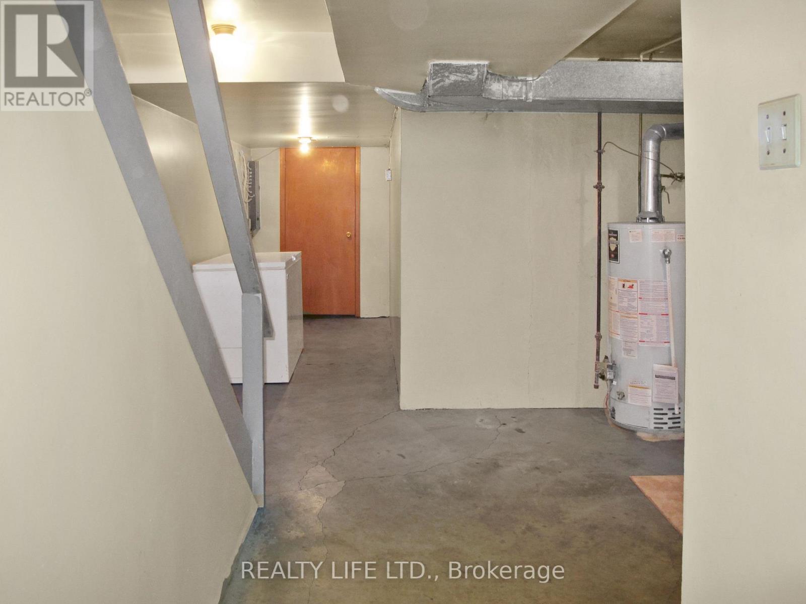 61 Cameron Avenue, Toronto, Ontario  M6M 1R1 - Photo 25 - W12492464