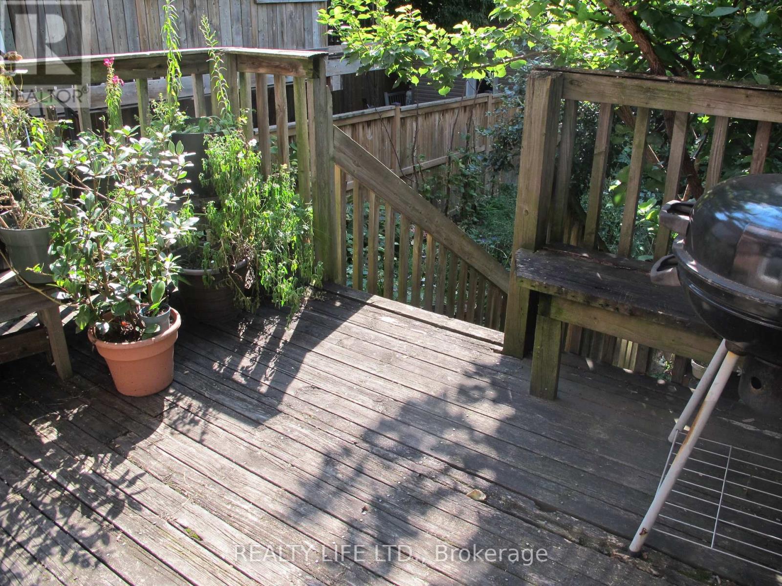 61 Cameron Avenue, Toronto, Ontario  M6M 1R1 - Photo 28 - W12492464