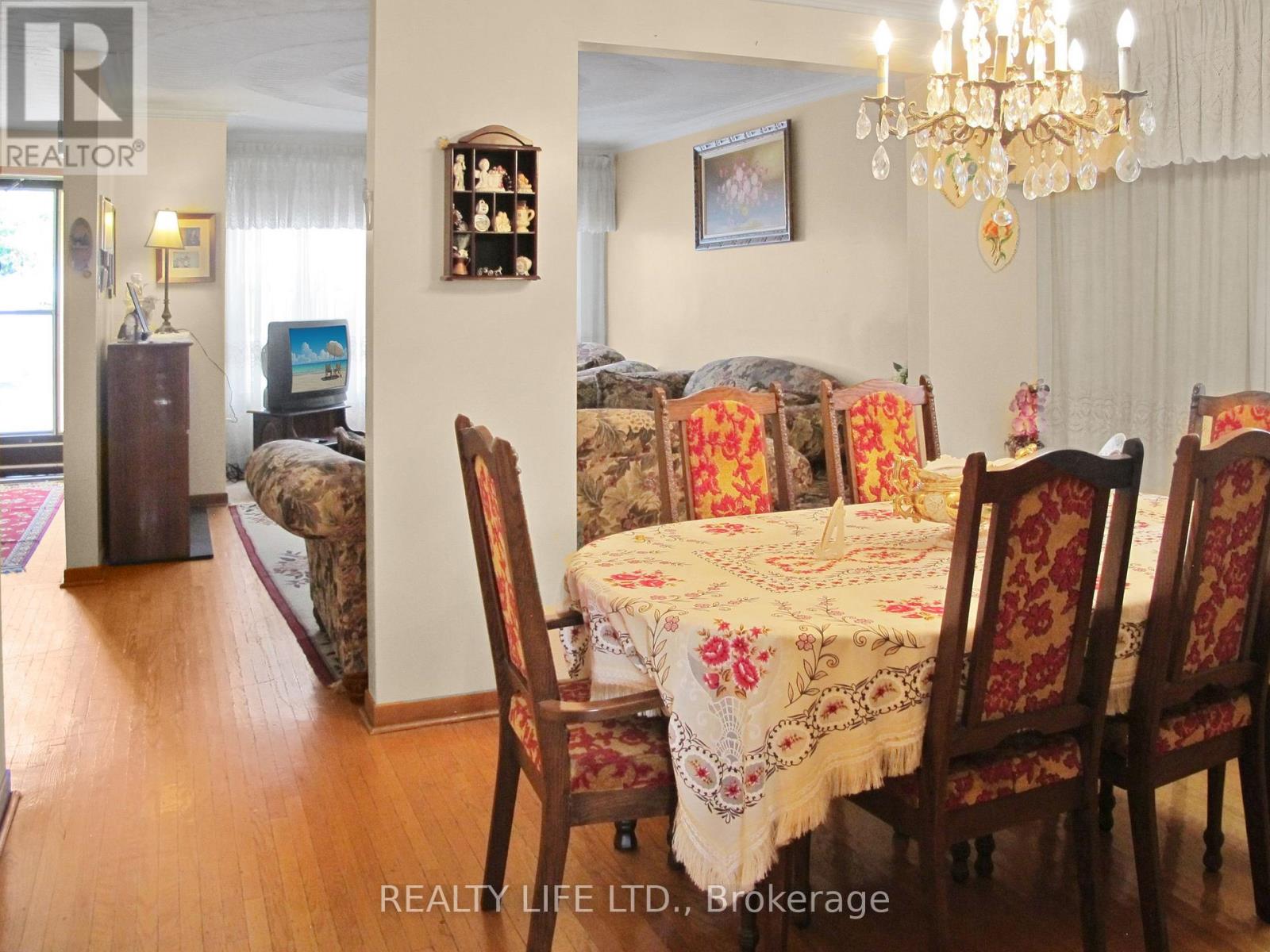 61 Cameron Avenue, Toronto, Ontario  M6M 1R1 - Photo 9 - W12492464