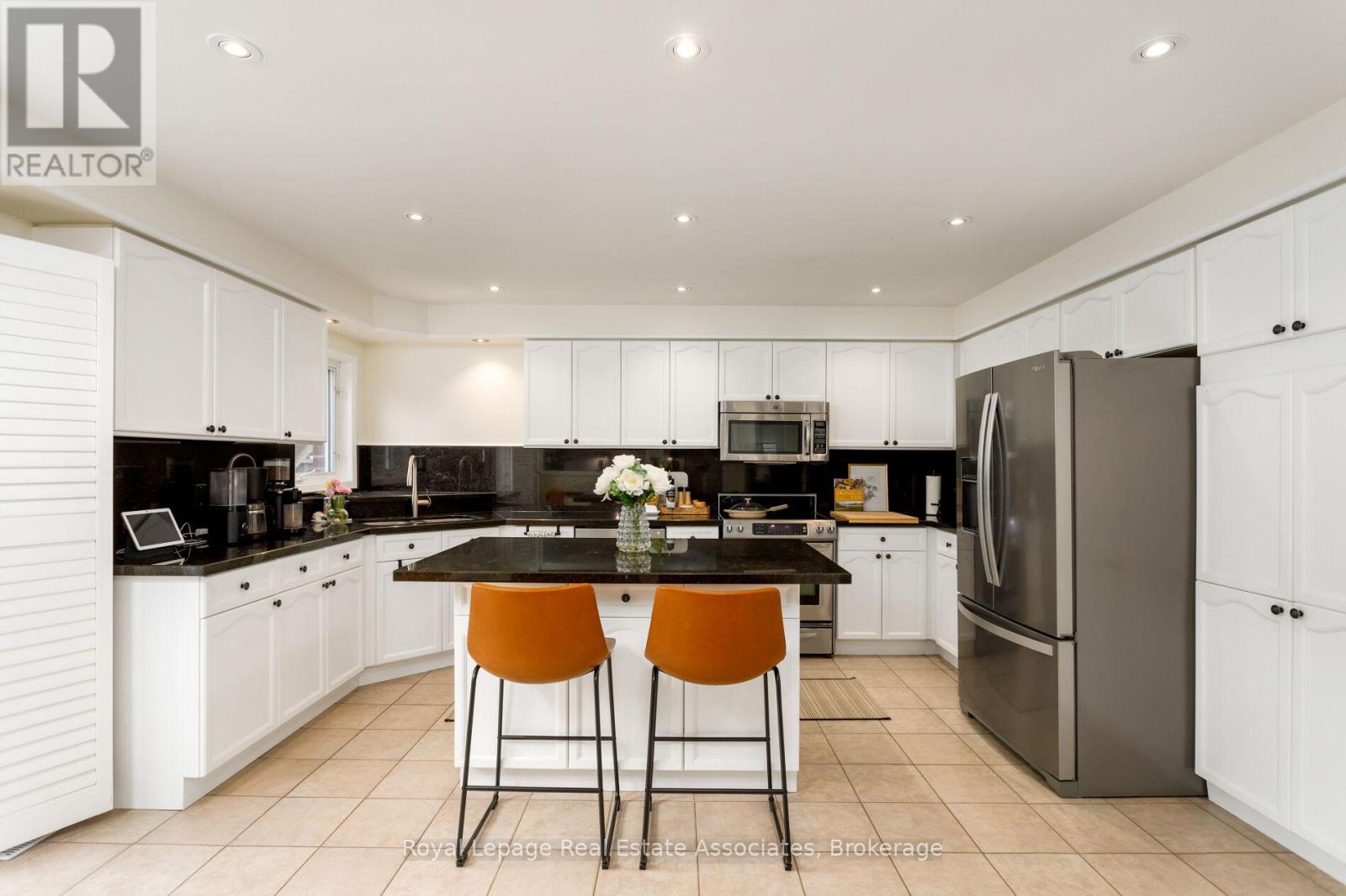 7081 Walworth Court, Mississauga, Ontario  L5N 7L4 - Photo 14 - W12492472