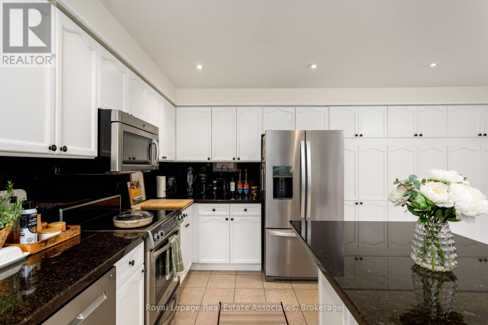 7081 Walworth Court, Mississauga, Ontario  L5N 7L4 - Photo 15 - W12492472