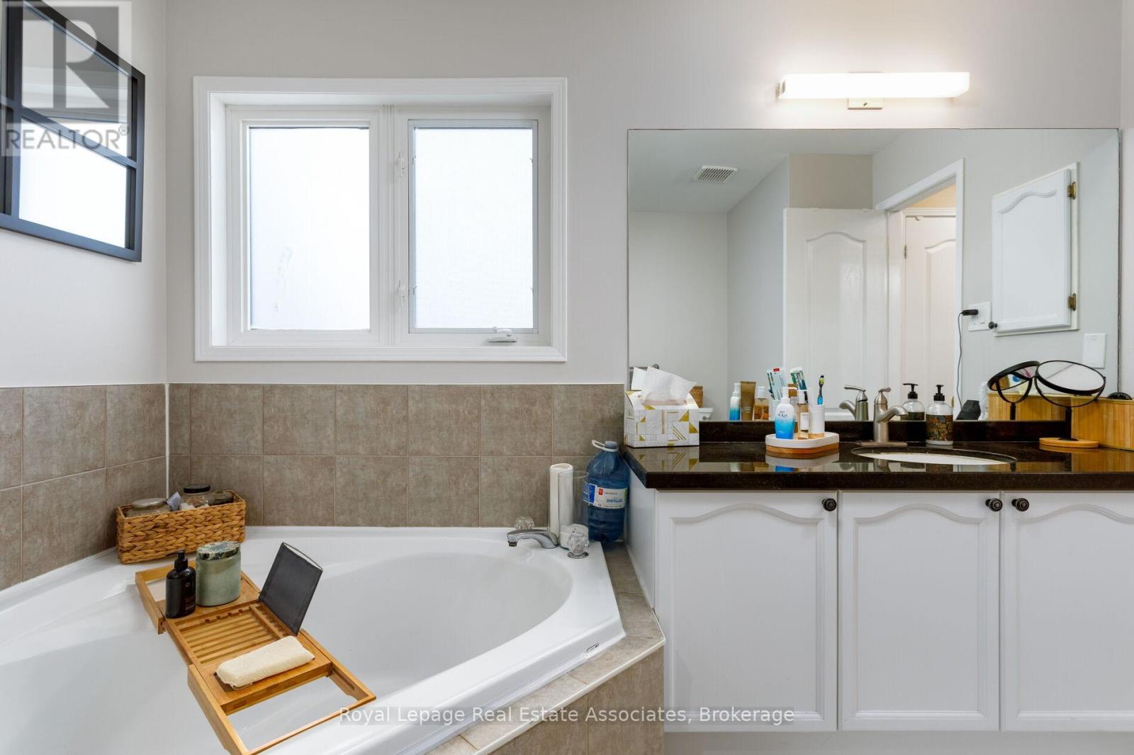 7081 Walworth Court, Mississauga, Ontario  L5N 7L4 - Photo 36 - W12492472