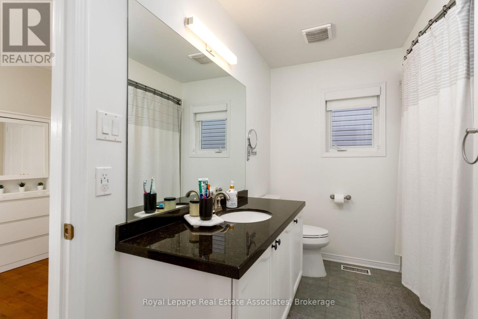 7081 Walworth Court, Mississauga, Ontario  L5N 7L4 - Photo 45 - W12492472