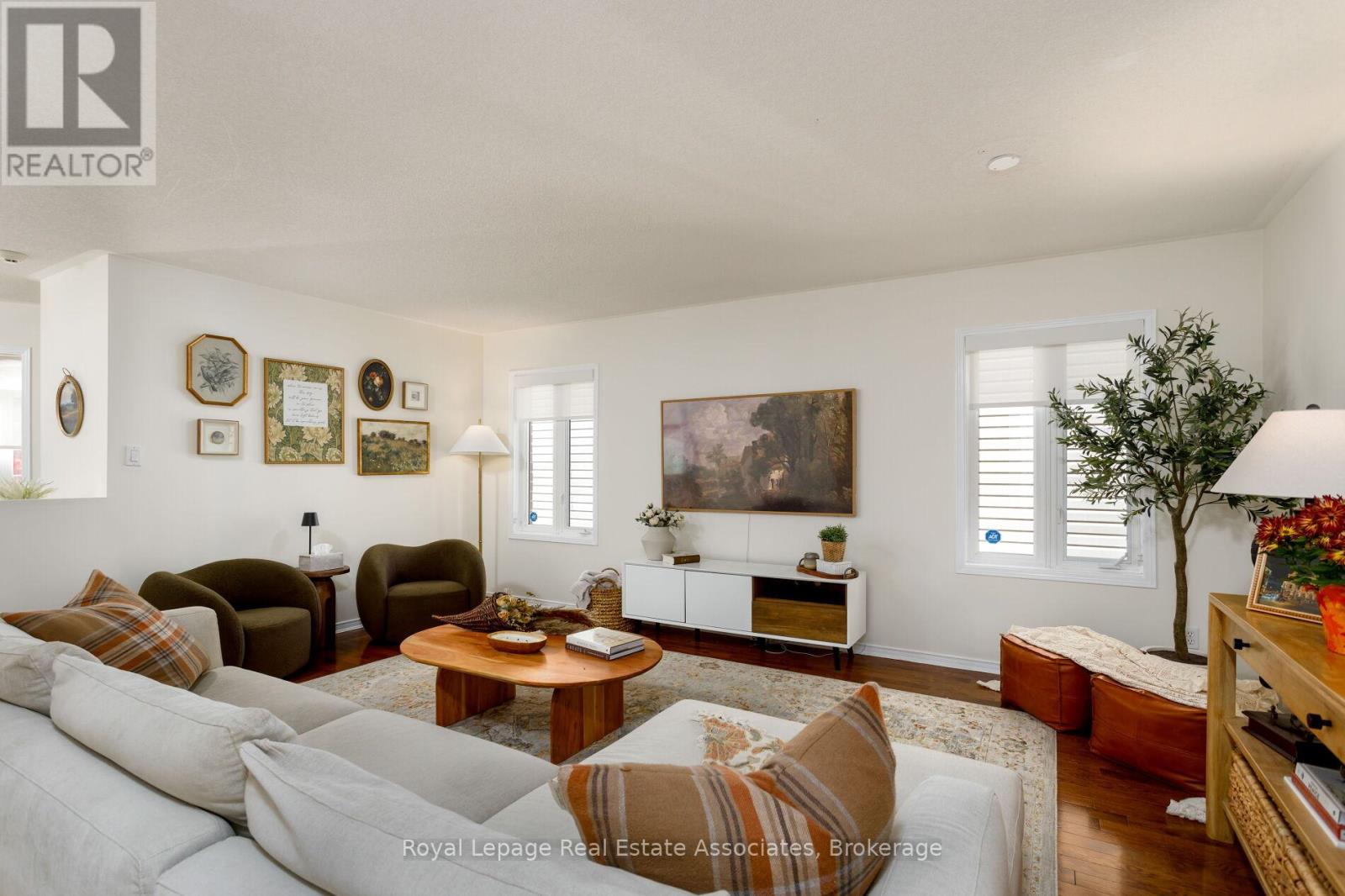 7081 Walworth Court, Mississauga, Ontario  L5N 7L4 - Photo 5 - W12492472