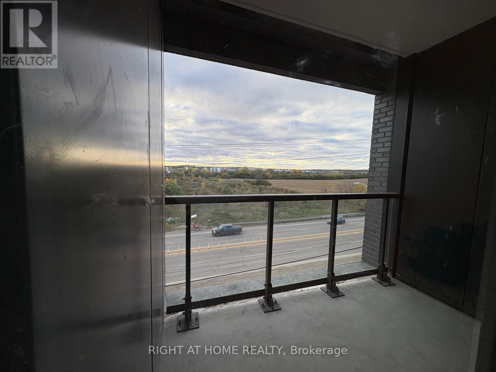 410 - 3071 Trafalgar Road, Oakville, Ontario  L6H 8C5 - Photo 12 - W12492494