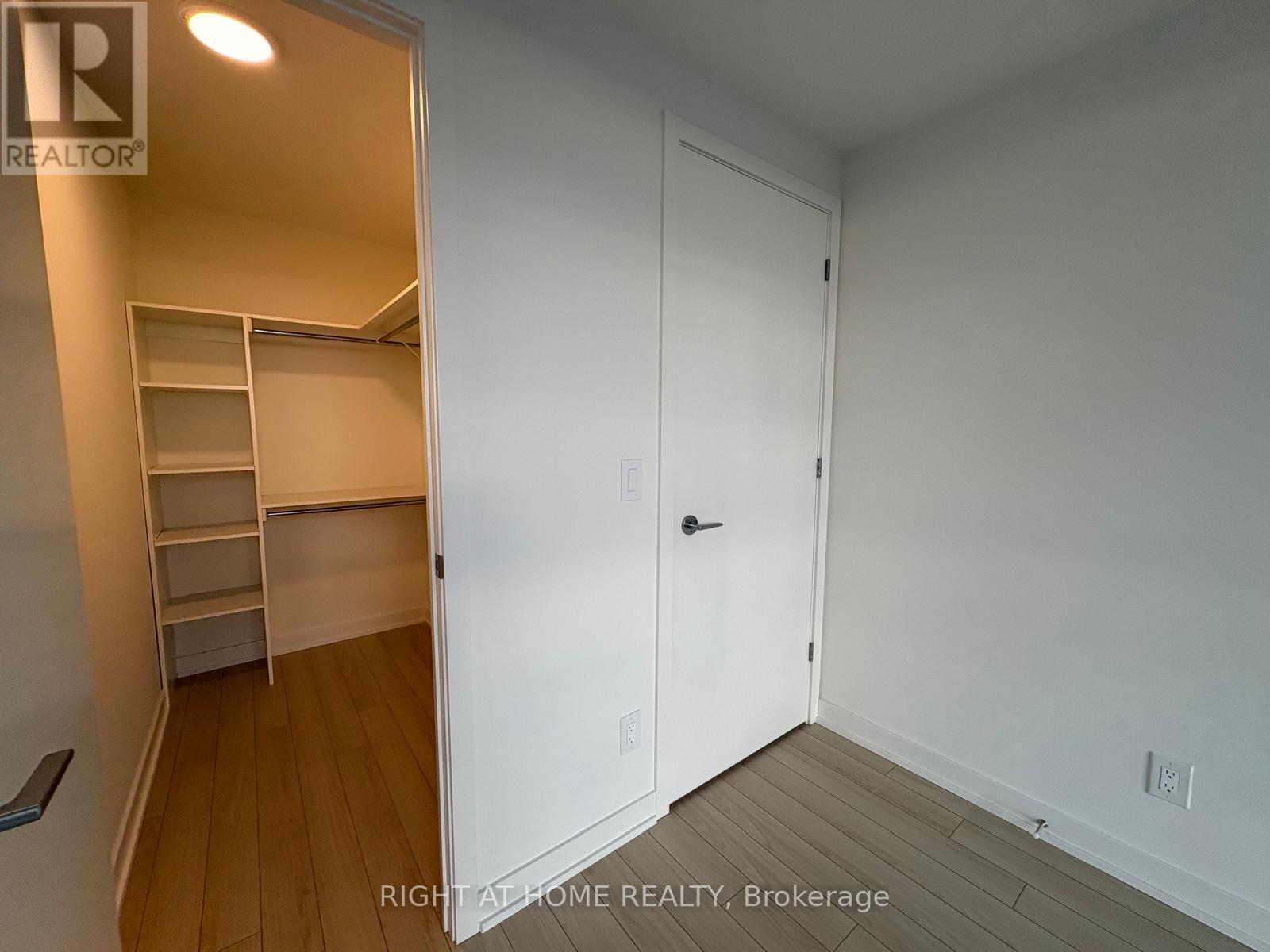 410 - 3071 Trafalgar Road, Oakville, Ontario  L6H 8C5 - Photo 15 - W12492494