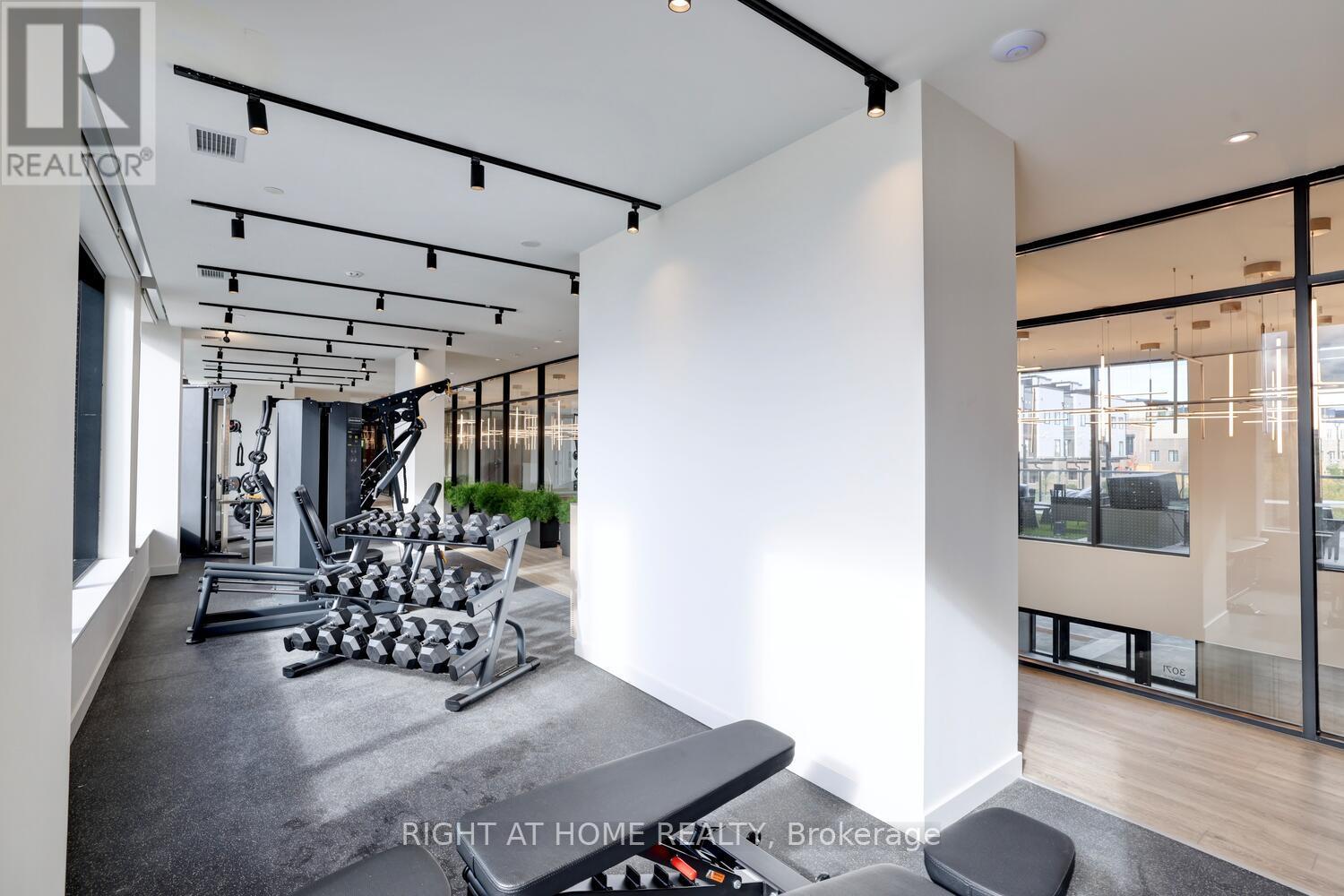 410 - 3071 Trafalgar Road, Oakville, Ontario  L6H 8C5 - Photo 24 - W12492494