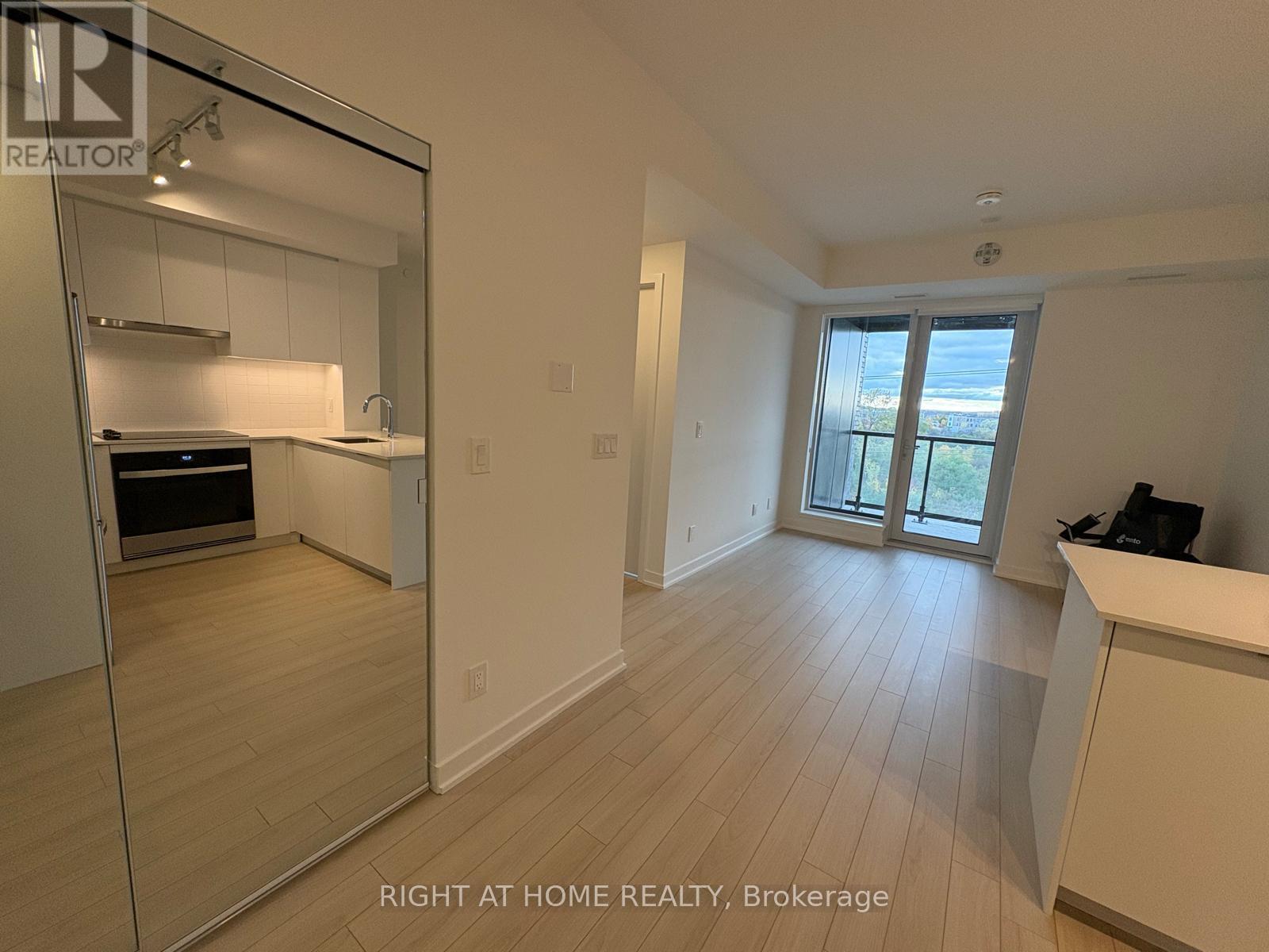 410 - 3071 Trafalgar Road, Oakville, Ontario  L6H 8C5 - Photo 9 - W12492494