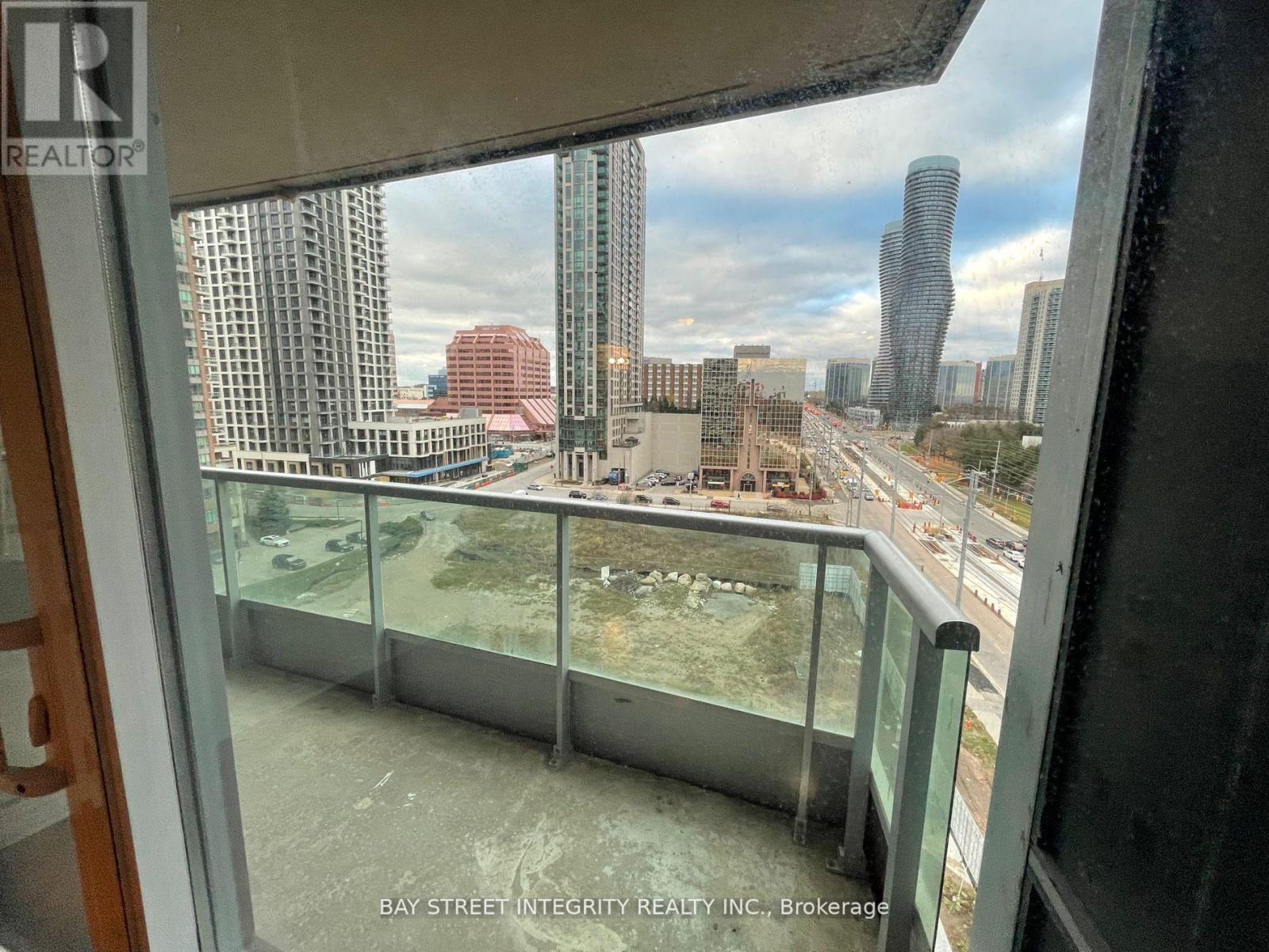 1010 - 1 Elm Drive, Mississauga, Ontario  L5B 4M1 - Photo 7 - W12492526